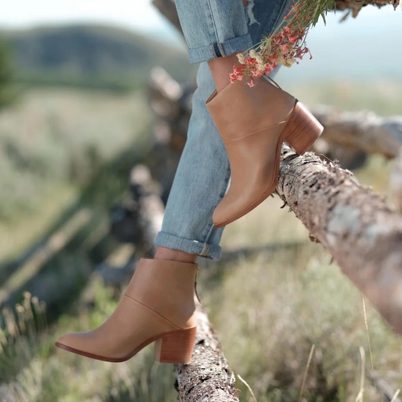 Nisolo Dari Boot - Picture 7 of 13